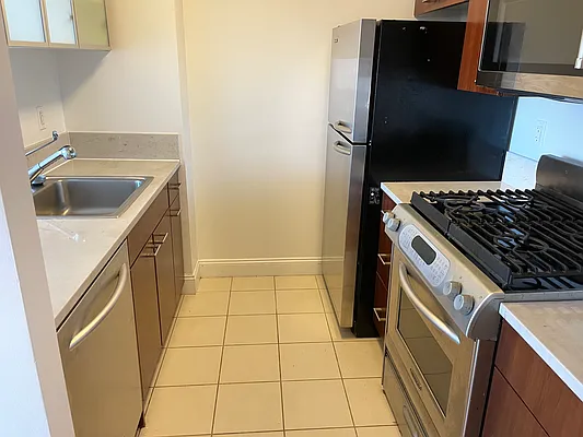 Rented by JSG Realty Corp | media 26