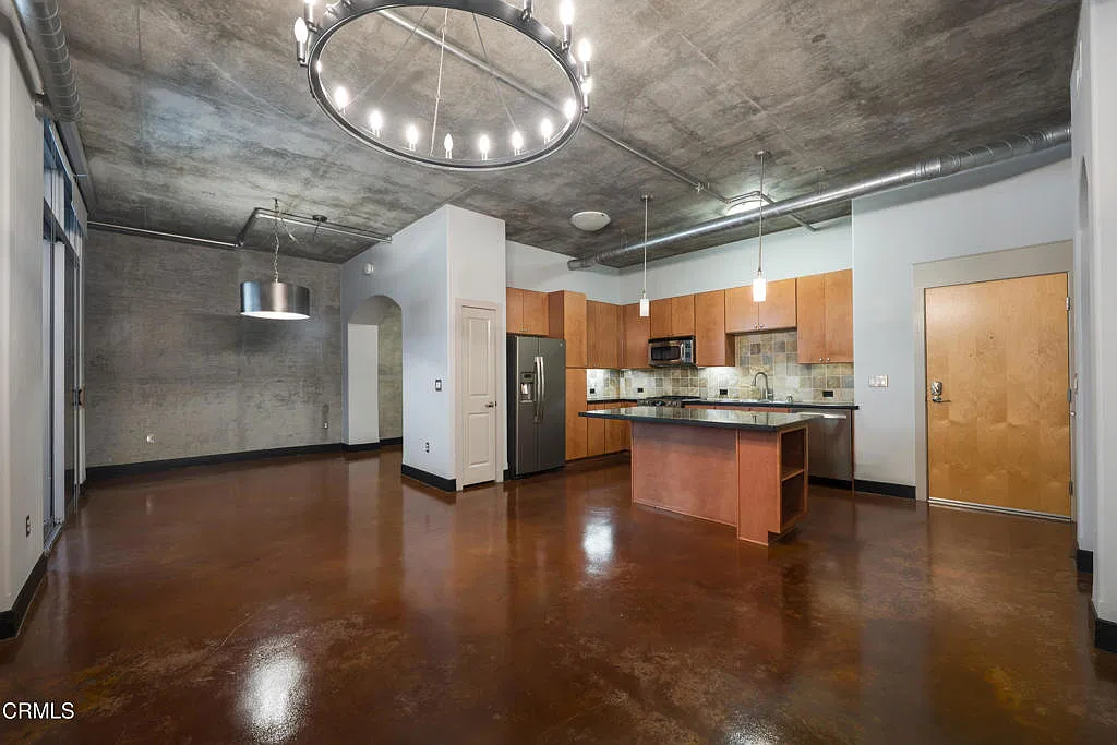 1 bed, 1.0 bath, 1283 sqft, $3,850 — Photo 2