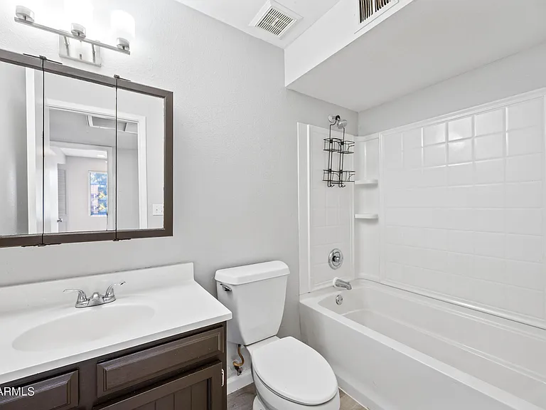 3409 E Campo Bello Dr — Photo 16