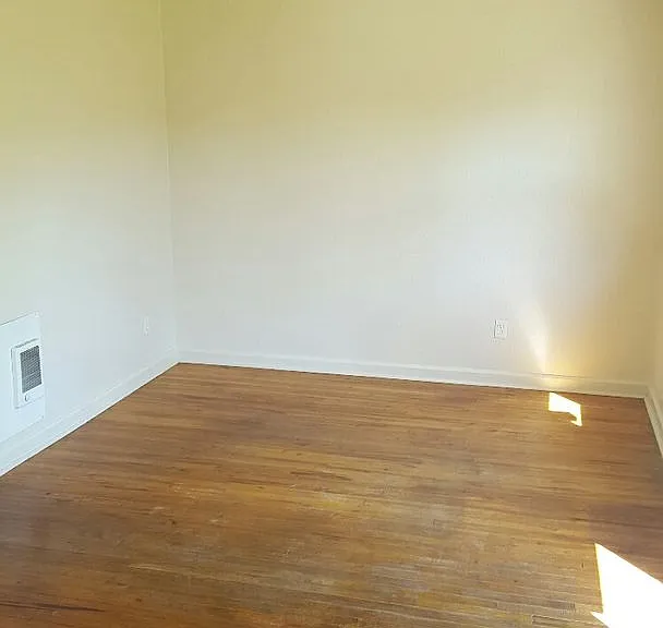 144-Rural Court — Photo 16