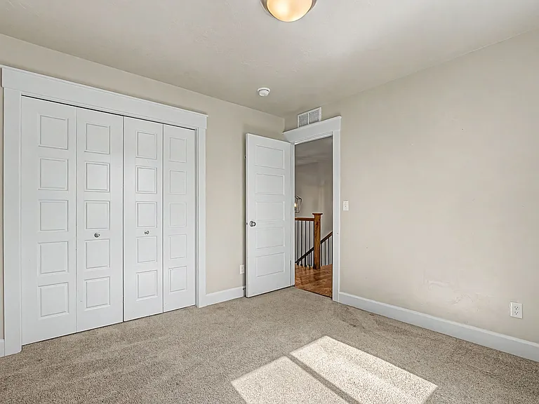 5140 N Elmstone Ave — Photo 28