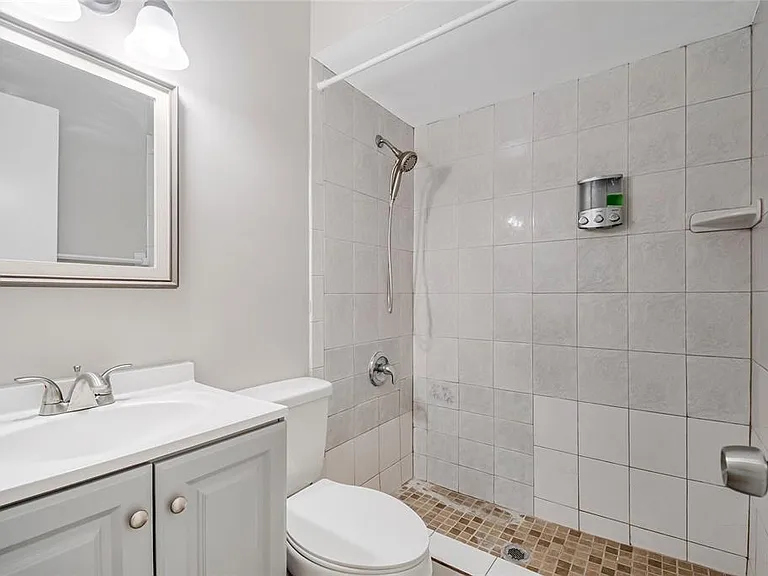 106 Lake Villa Way — Photo 19