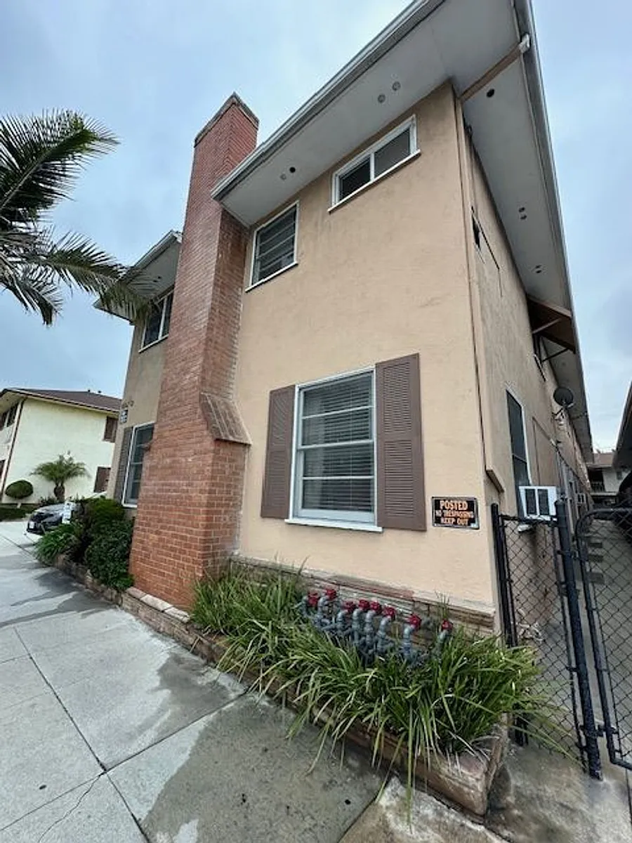 Building Photo - c10042
