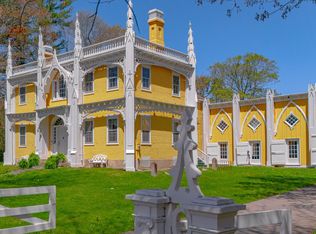 104 Summer St, Kennebunk, ME 04043
