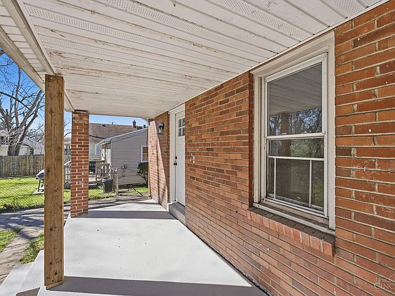 4th image of 2021 Carolina St