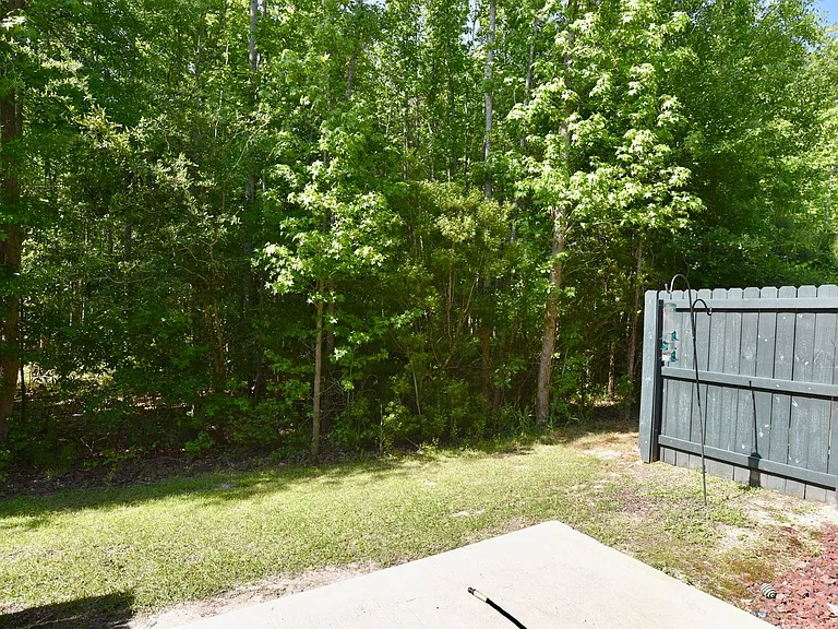 411 Ferguson Ln — Photo 9