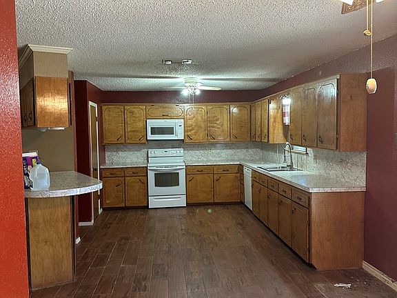 4th image of 3012 42nd St