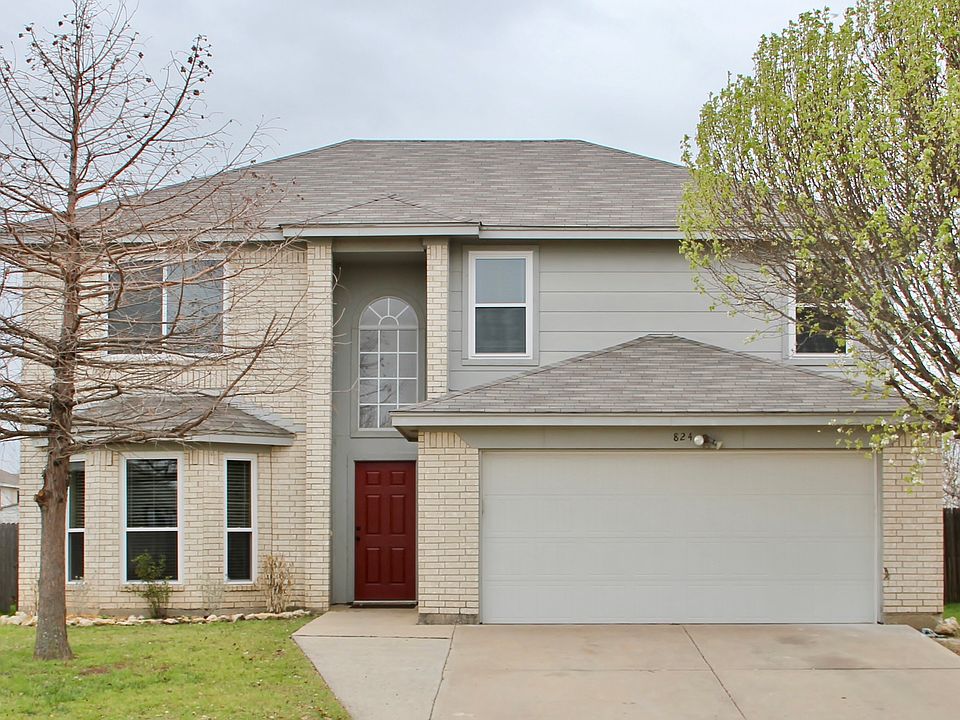 1st image of 824 Meadowlark Dr