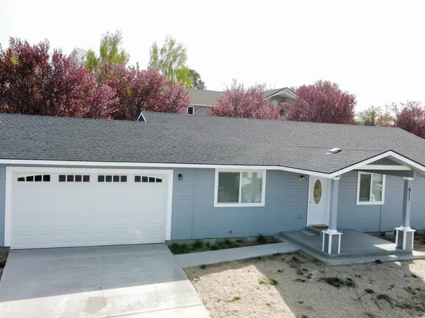 611 Wheeler Ave, Sunnyside, WA 98944