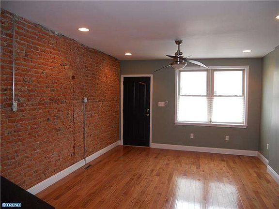 4th image of 2218 E Albert St