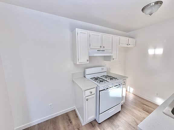5th image of 11959 Runnymede St #2