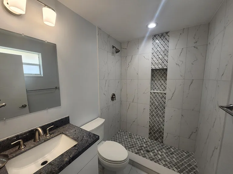 511 N 60th Way E #EAST — Photo 12