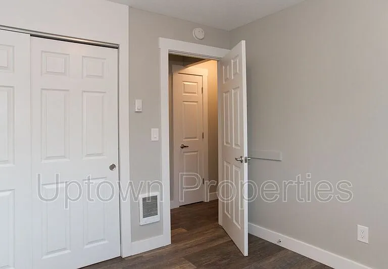 2602 NE Lombard St — Photo 10