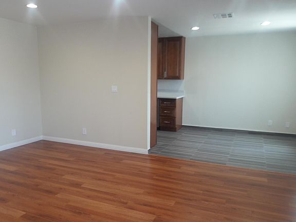 2nd image of 622 E Providencia Ave APT H