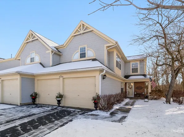 30W063 Penny Ln #E, Warrenville, IL 60555