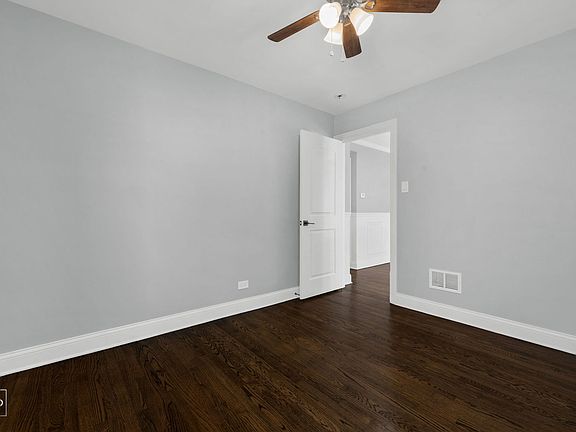 4th image of 3733 W 58th St