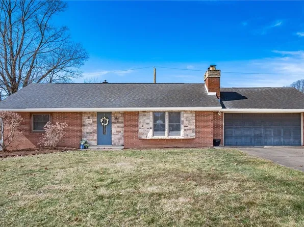 3055 Lookout Dr, Zanesville, OH 43701