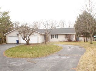11958 Bend River Rd, Roscoe, IL 61073