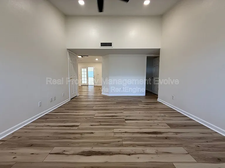 6502 E Grandview Dr — Photo 3