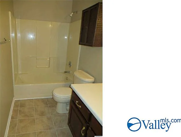111 Capote Dr — Photo 13