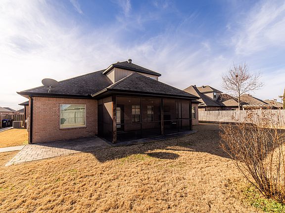 4th image of 6101 W Woodbine Dr
