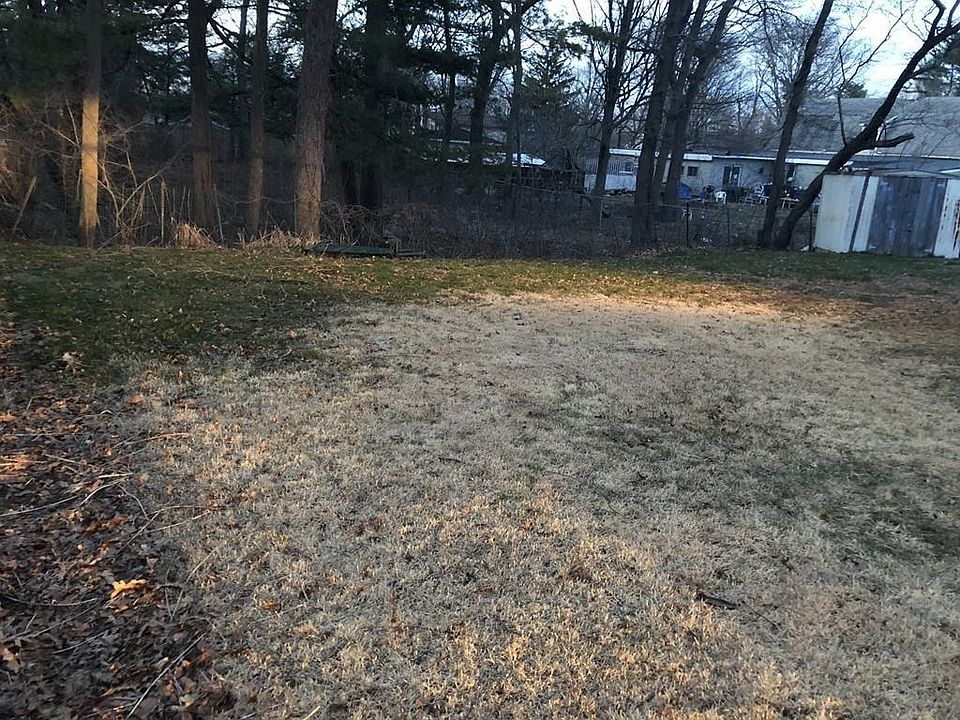 2nd image of 980 Crescent St