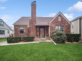 924 39th St, Des Moines, IA 50312