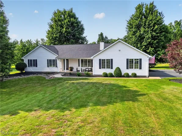 13821 Chardon Windsor Rd, Chardon, OH 44024