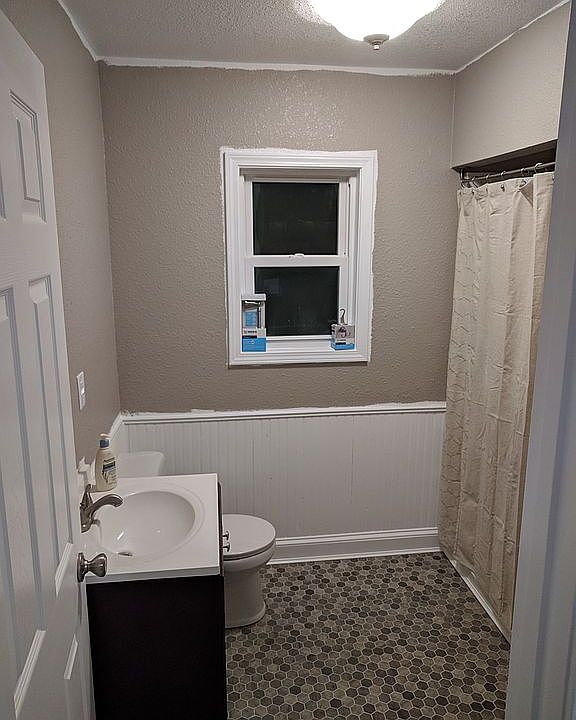 2nd image of 227 Linden Ave SW