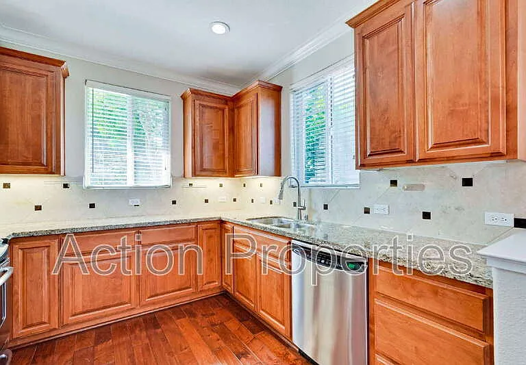 241 Granada Park Cir — Photo 10