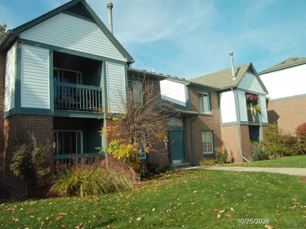 15246 Ashley Ct #14, Macomb, MI 48044