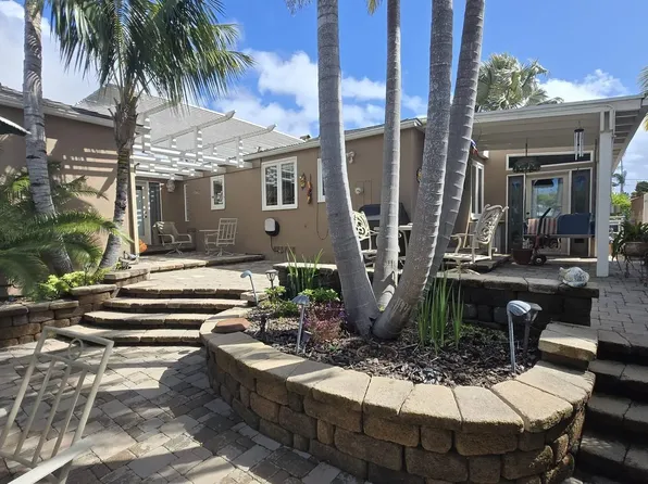 522 Gravilla Pl, La Jolla, CA 92037