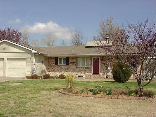 1st image of 218 E Rosewood St