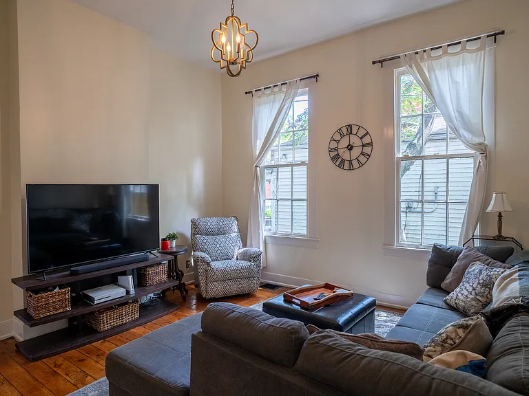 1038 S 7th St — Photo 7