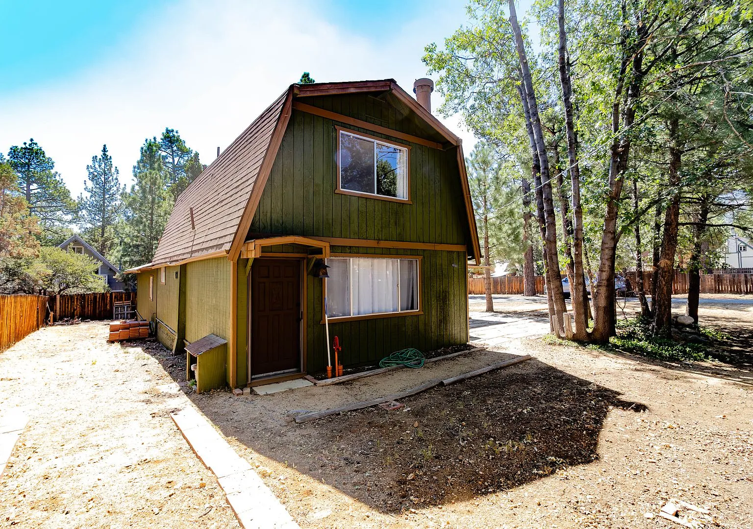 Cute Spacious Gambrel in Sugarloaf with Garage — Photo 4