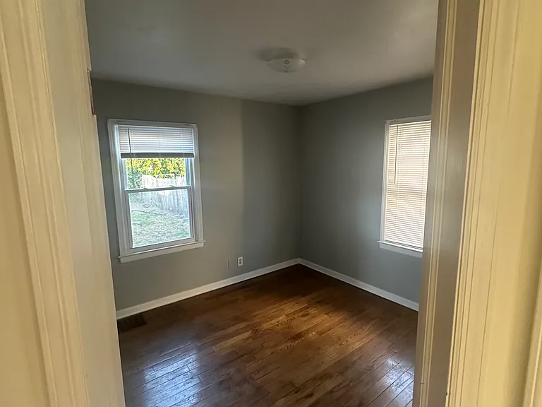 1336 W Summit Ave — Photo 7