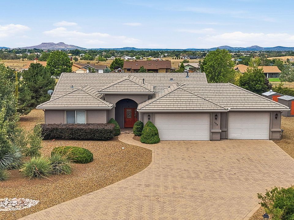 1st image of 762 WILLOW Lane