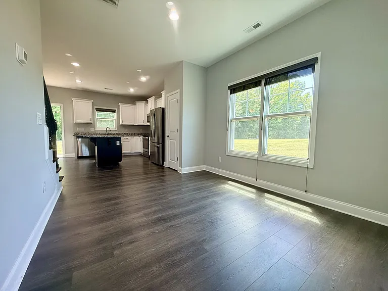 580 Hayes Rd — Photo 6