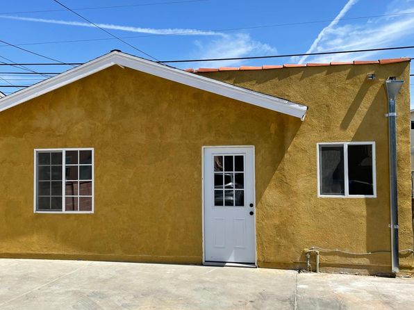 8942 San Luis Ave