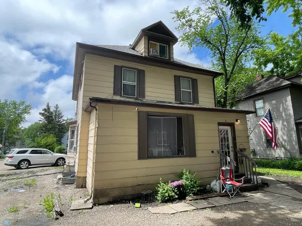 1114 University Dr N, Fargo, ND 58102