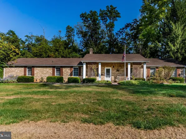 151 Limekiln Rd, Carlisle, PA 17015