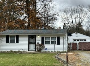 2037 Oak St SW, Warren, OH 44485