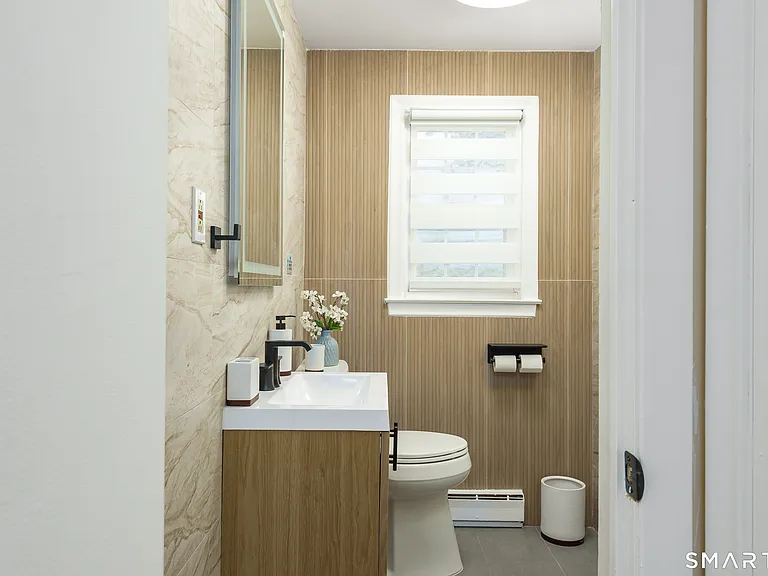 280 E Main St #E6 — Photo 11