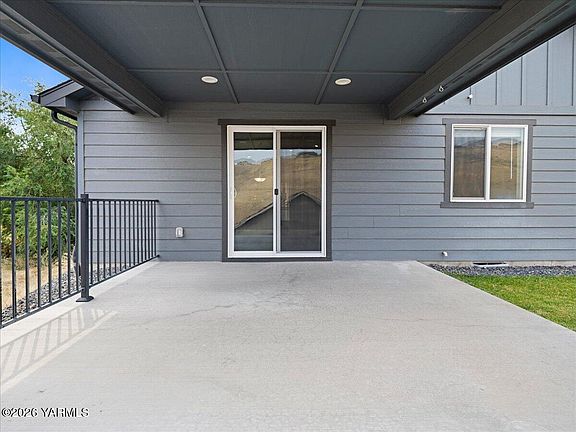 4th image of 307 S 12th St