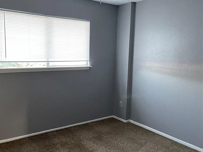 7273 Chasewood Dr — Photo 16