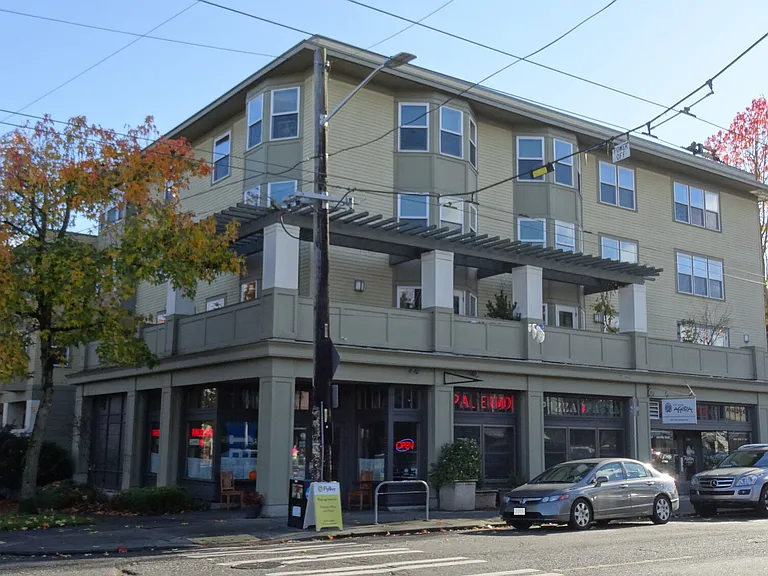 1505 E Harrison St — Photo 2