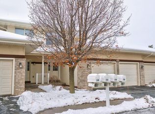 735 Clardell Dr, Sun Prairie, WI