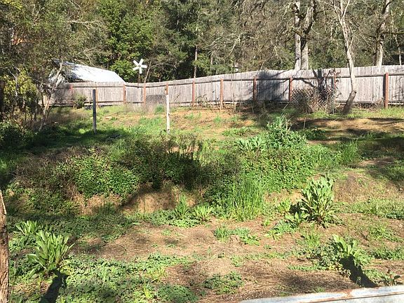 2nd image of 111 E Perch Creek Rd