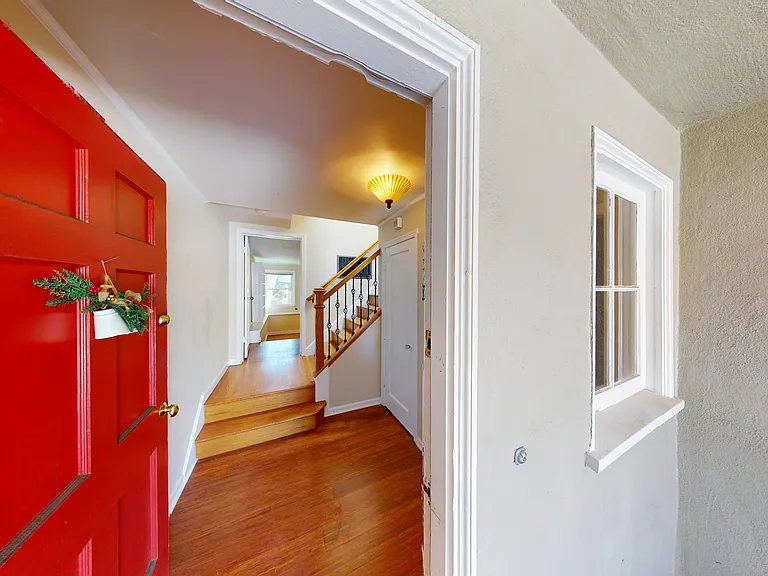 170 Arch St — Photo 3