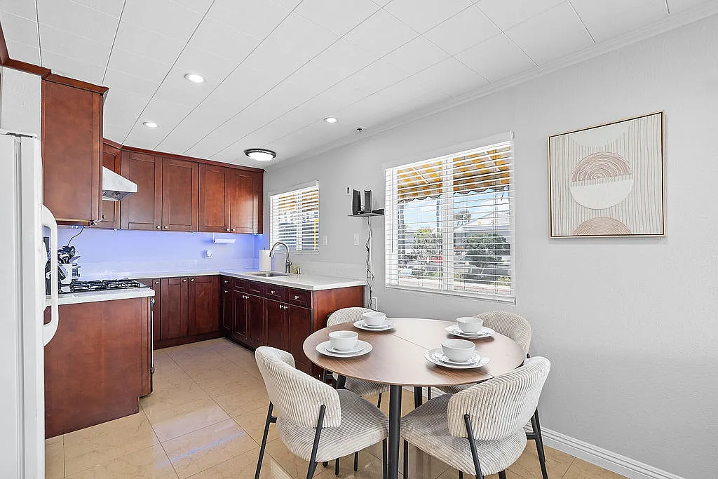 2 bed, $6,500 — Photo 4